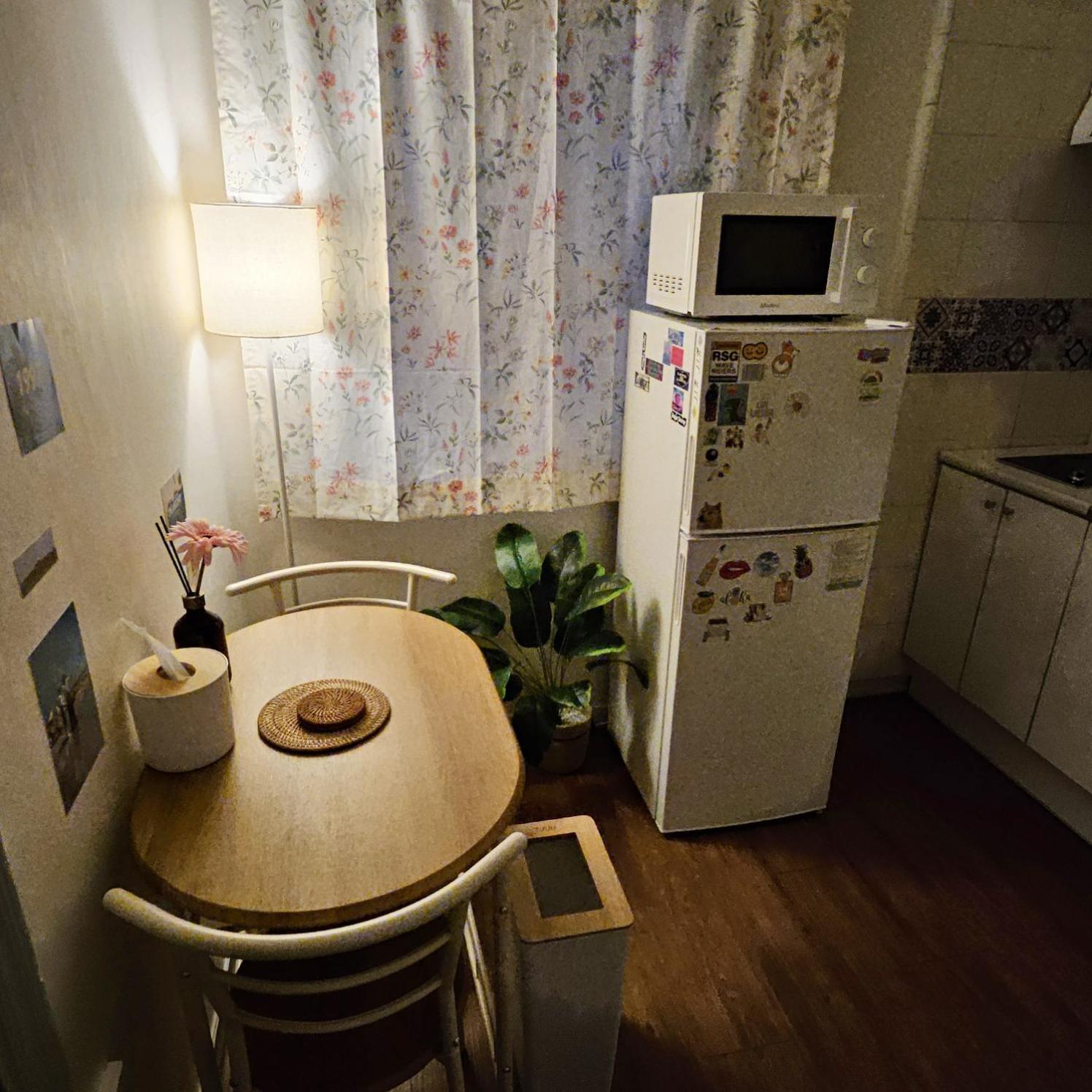 Warm Welcome, Apartment *